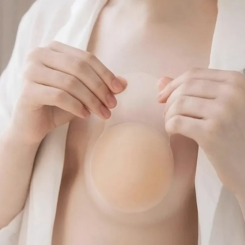 زوج واحد من أغطية الحلمات السي - مراجعة Silicone Bra Adhesive وسعره